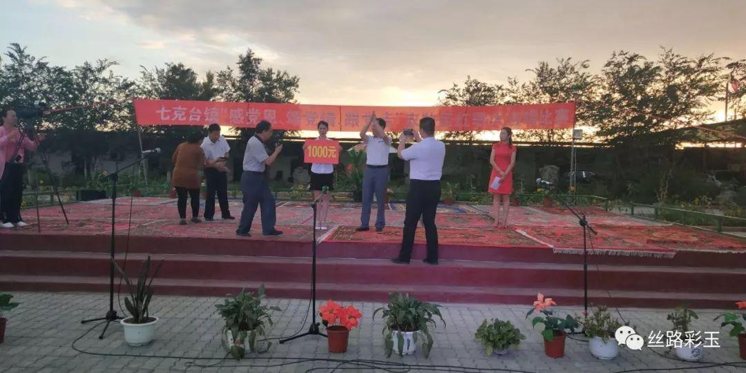 如何看待河北一员工讨薪，老板发了 80000 枚一毛硬币，让其现场自己数？游戏画面
